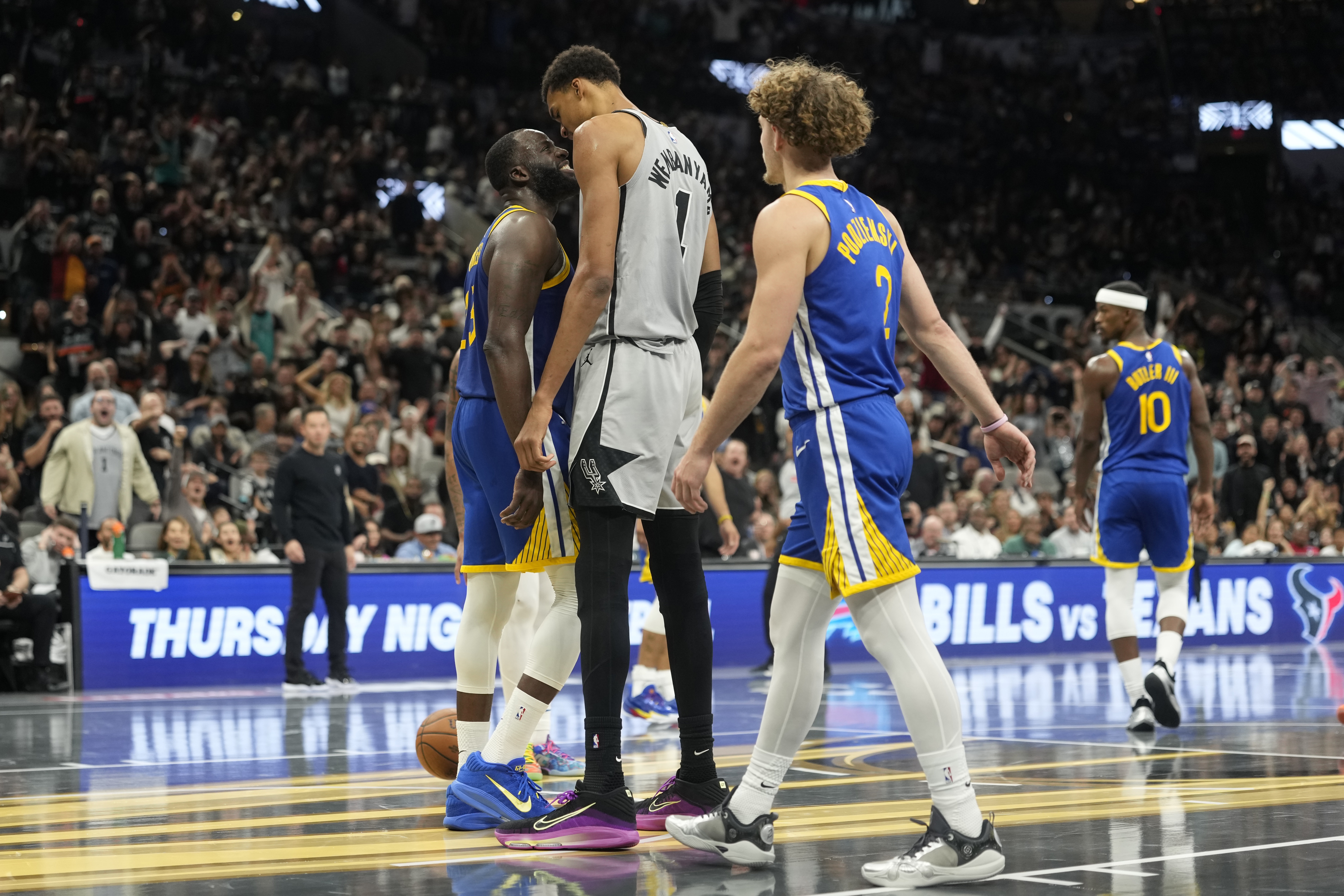 博鱼体育官方入口-西部第二VS残阵勇！ESPN预测明天胜率：马刺71.1% 勇士28.9%